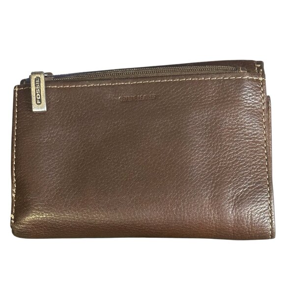 Fossil Tri Fold Wallet Brown Leather ID Slip and Bill Pockets Snap Closure - Picture 2 of 7